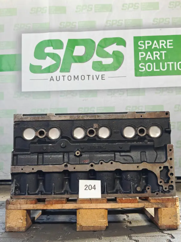 MAN crankcase(There are scratches on the surface) 51011006408