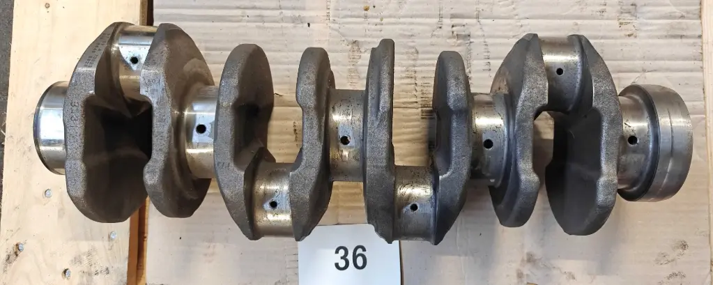 51021006028 U |  crankshaft