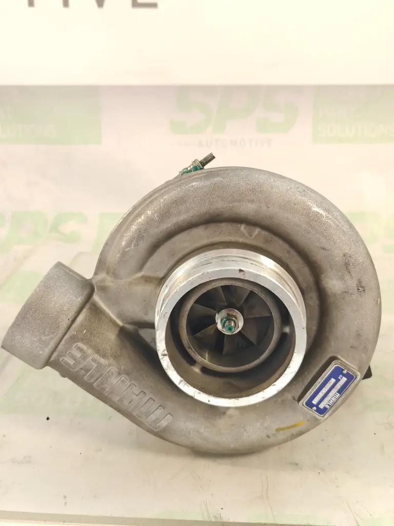 Mahle Turbolader 17637000