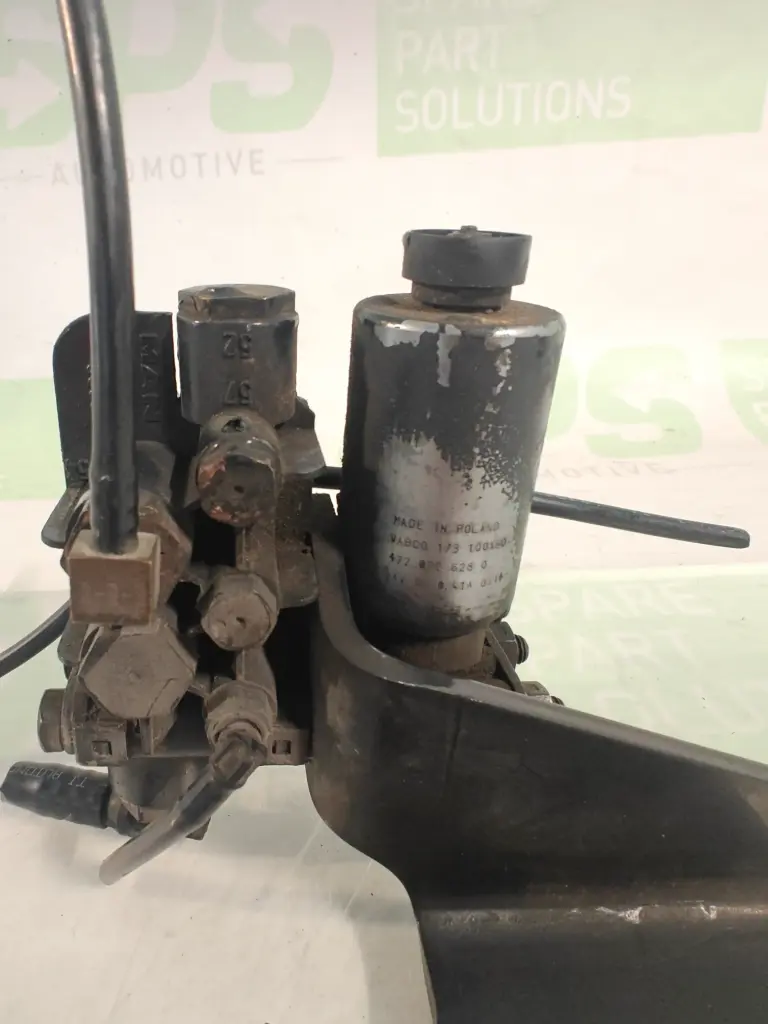 81521606115 U | Solenoid brake valve ventilation